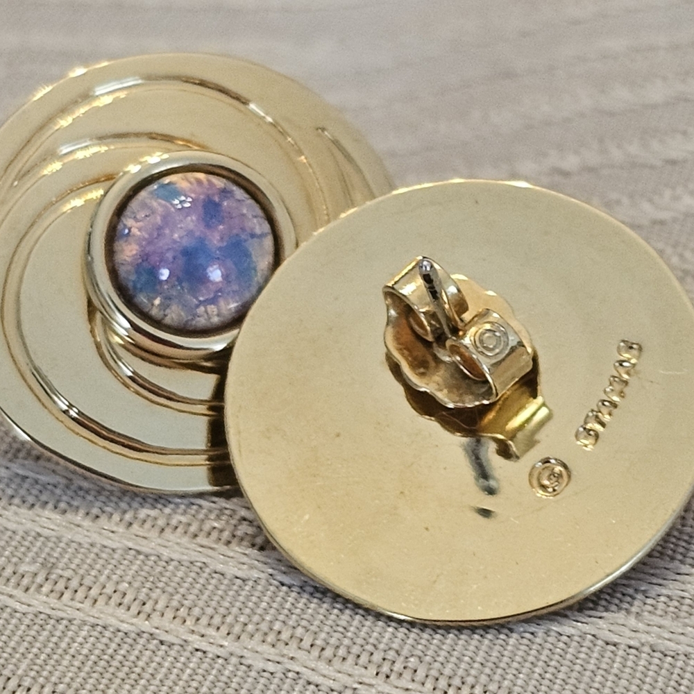 Steve Stamas Gold Plated Stud Earrings with Brillant Opals. - Picture 2 of 3